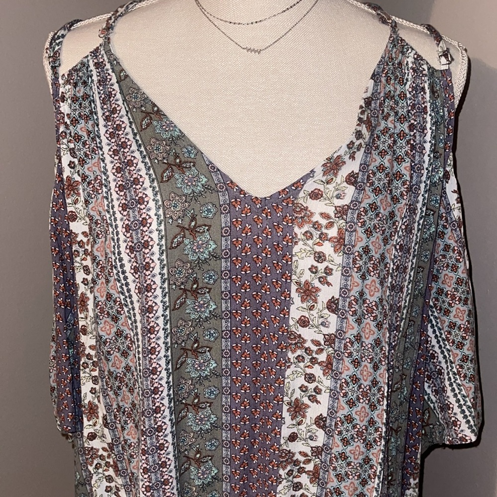 Buckle Daytrip Green, Cream and Mauve tank - Picture 2 of 5